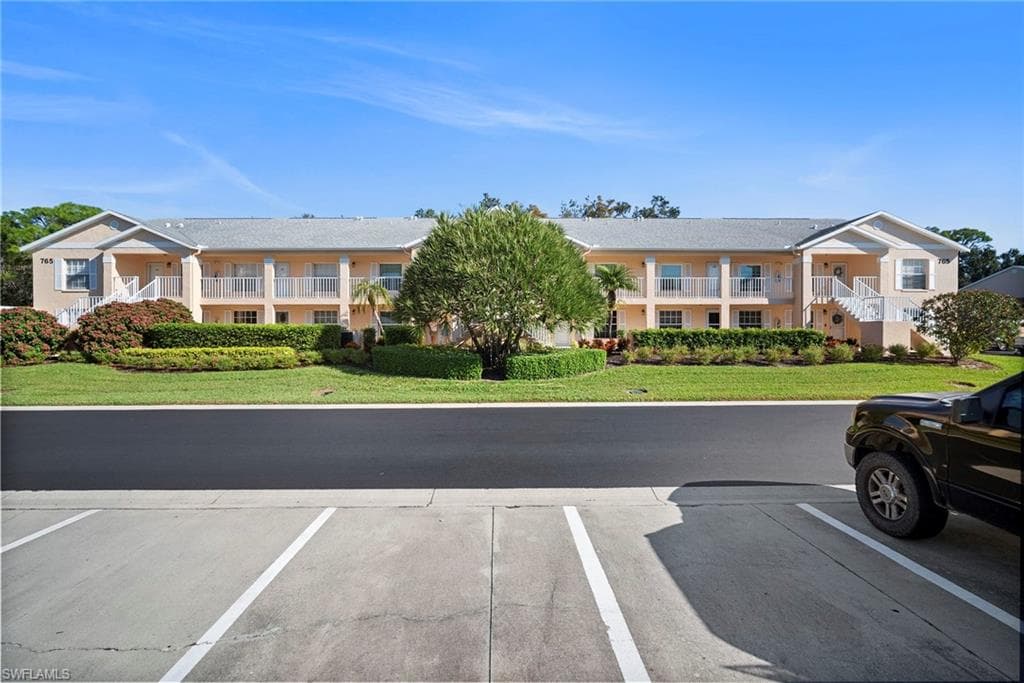 765 Wiggins Lake DR 103 NAPLES, FL 34110
