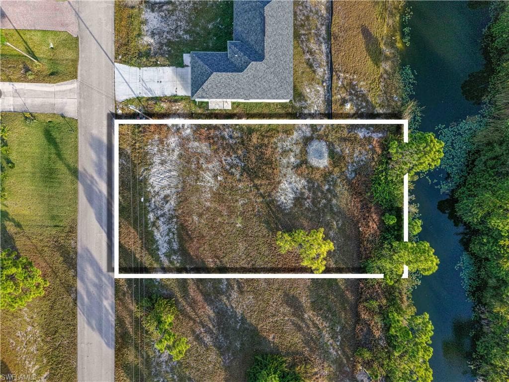 2220 NW 30th TER CAPE CORAL, FL 33993