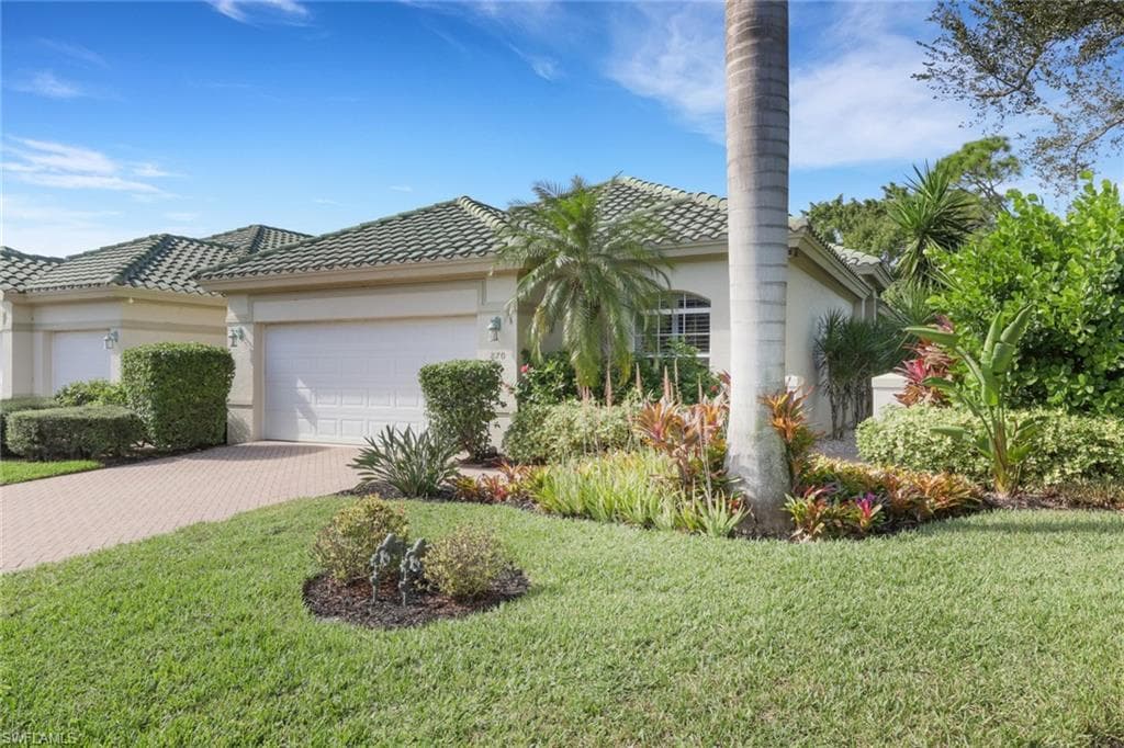 870 Vistana CIR 52 NAPLES, FL 34119