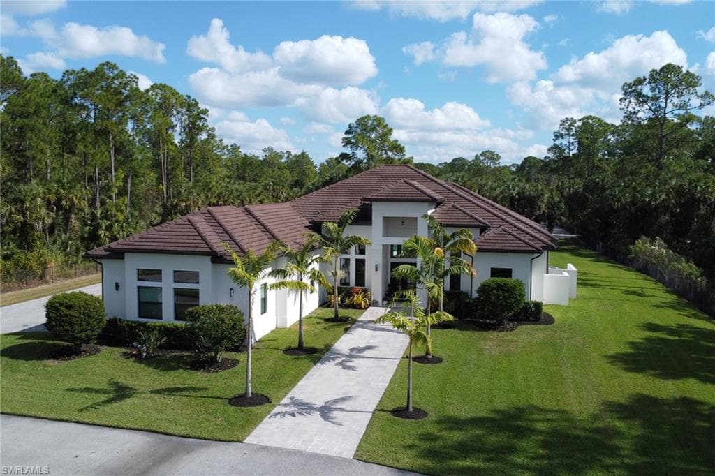 530 1st ST NW NAPLES, FL 34120