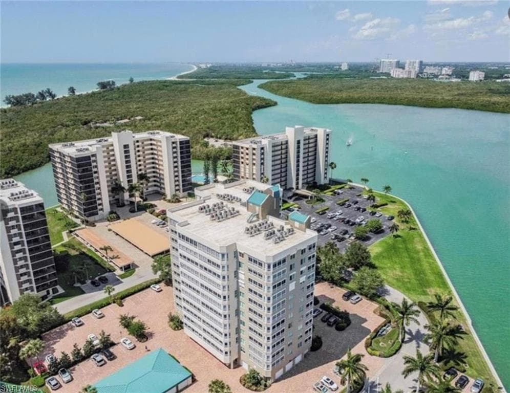 21 Bluebill AVE 403B NAPLES, FL 34108
