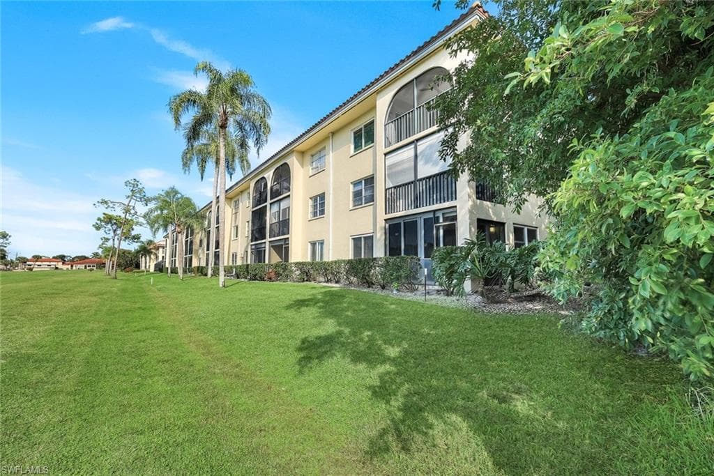201 Quail Forest BLVD 101 NAPLES, FL 34105