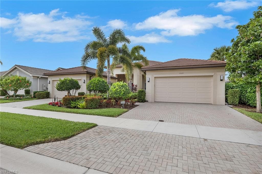 28428 Abruzzo DR BONITA SPRINGS, FL 34135