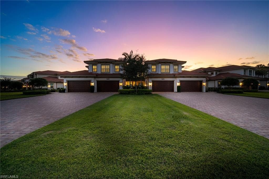 7781 Hawthorne DR 3204 NAPLES, FL 34113