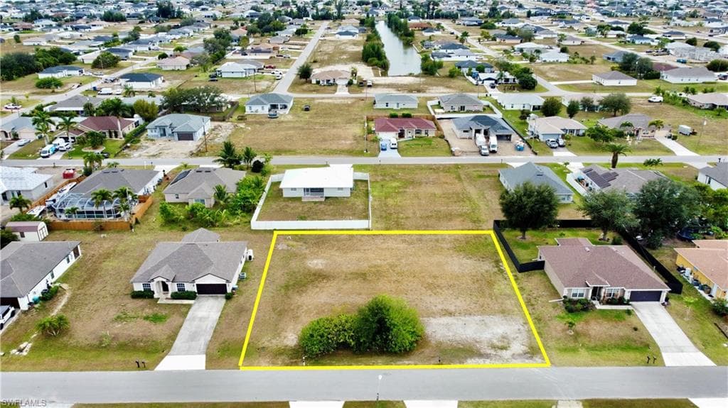 110 NE 11th LN CAPE CORAL, FL 33909