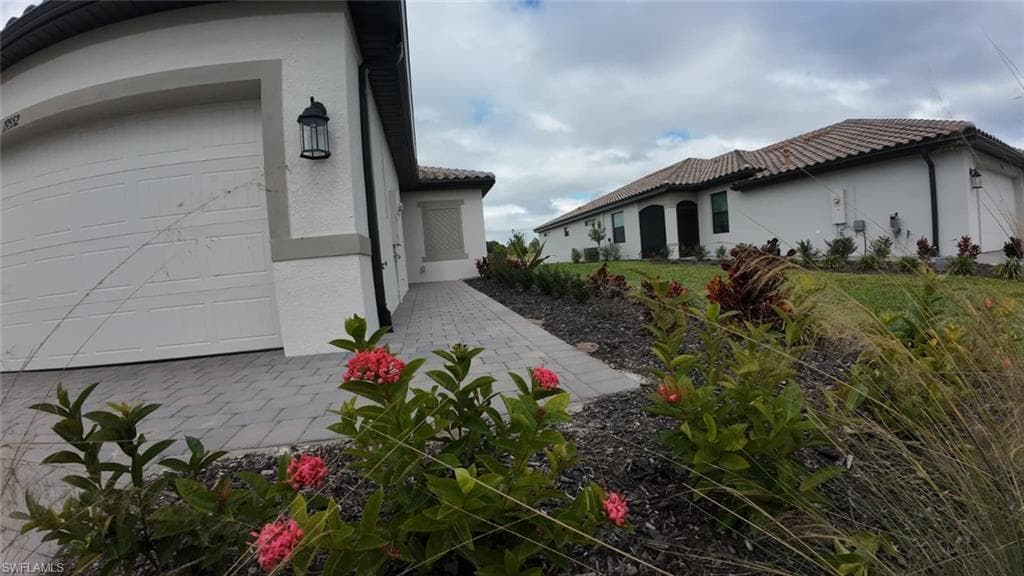 19552 Hinkley DR ESTERO, FL 33928