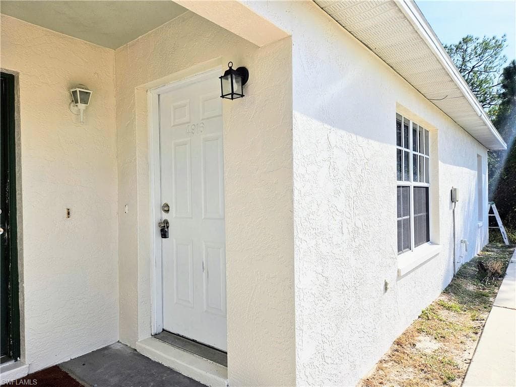 4916 Leonard BLVD S LEHIGH ACRES, FL 33973