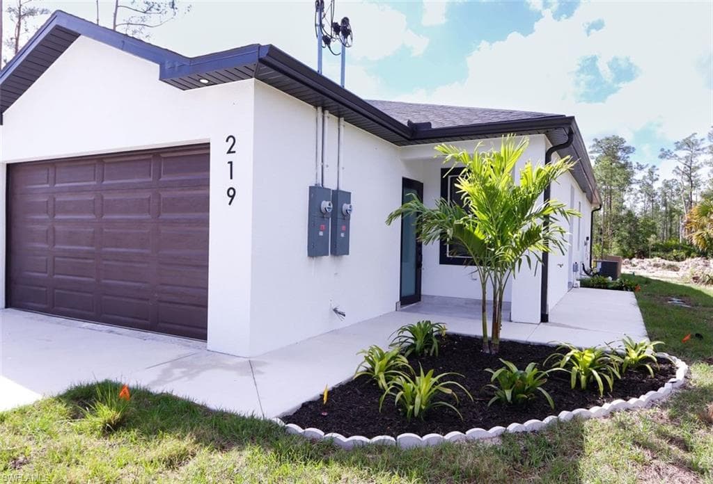 219 Greenbriar BLVD LEHIGH ACRES, FL 33972