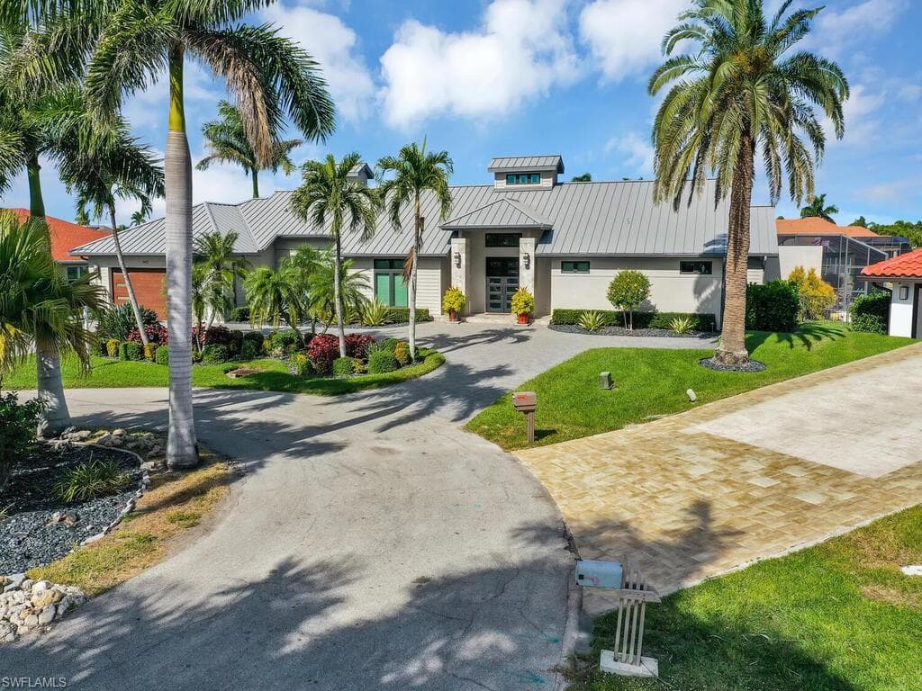 1407 SW 53rd TER CAPE CORAL, FL 33914