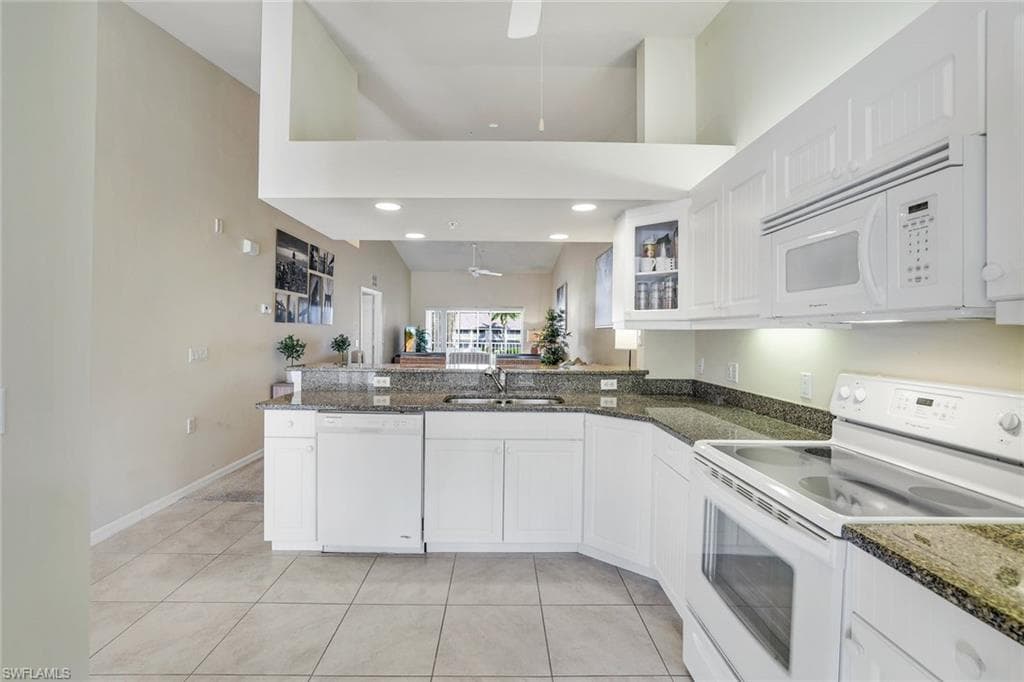 2373 Hidden Lake CT 8110 NAPLES, FL 34112