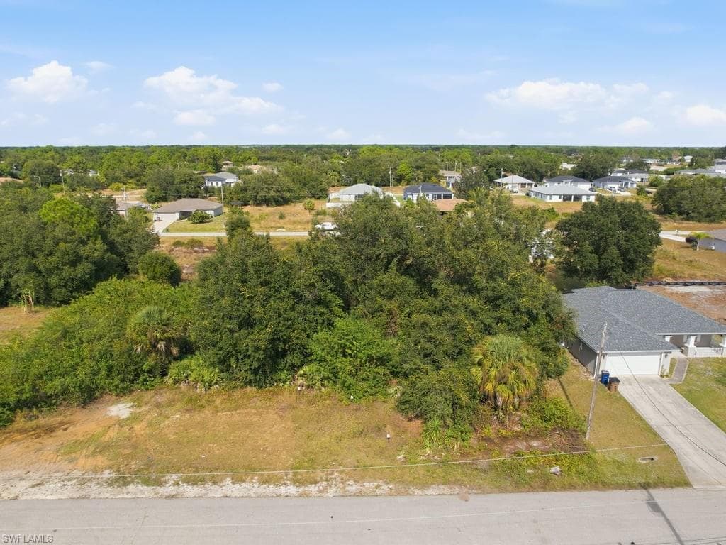 2910 51st ST SW LEHIGH ACRES, FL 33976