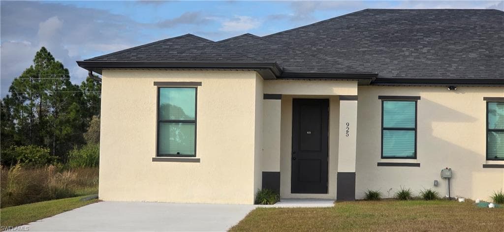925 Chenault ST LEHIGH ACRES, FL 33974