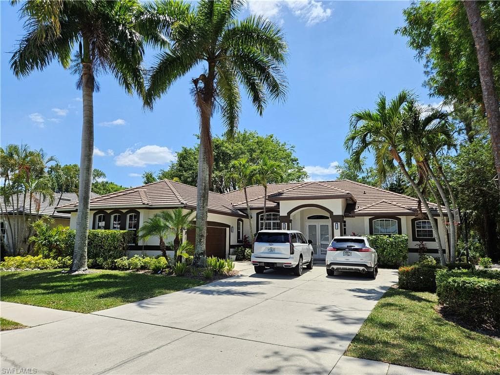 8122 Wilshire Lakes BLVD NAPLES, FL 34109