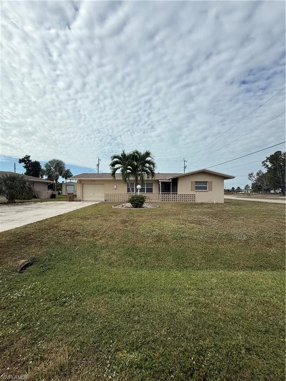 4902 Nassau CT CAPE CORAL, FL 33904