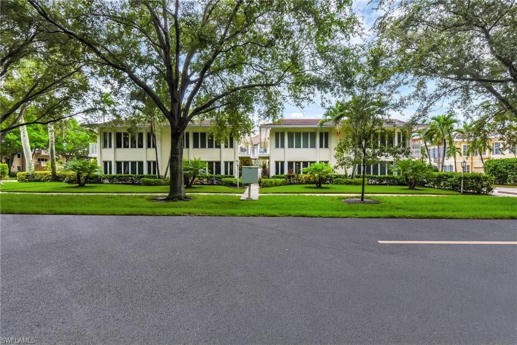 284 4th ST S 103 NAPLES, FL 34102