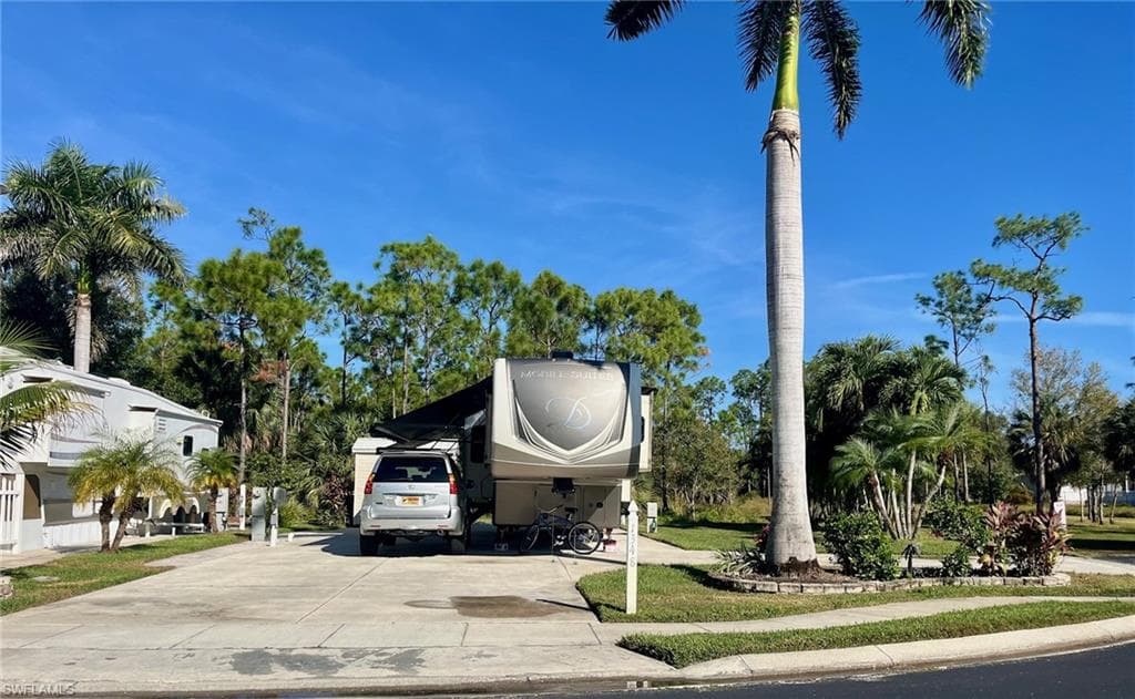 1348 Diamond Lake CIR NAPLES, FL 34114