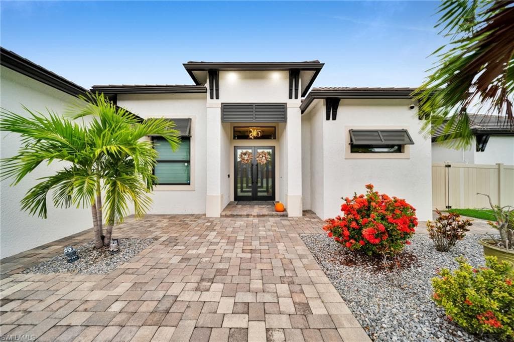 425 15th ST CAPE CORAL, FL 33990