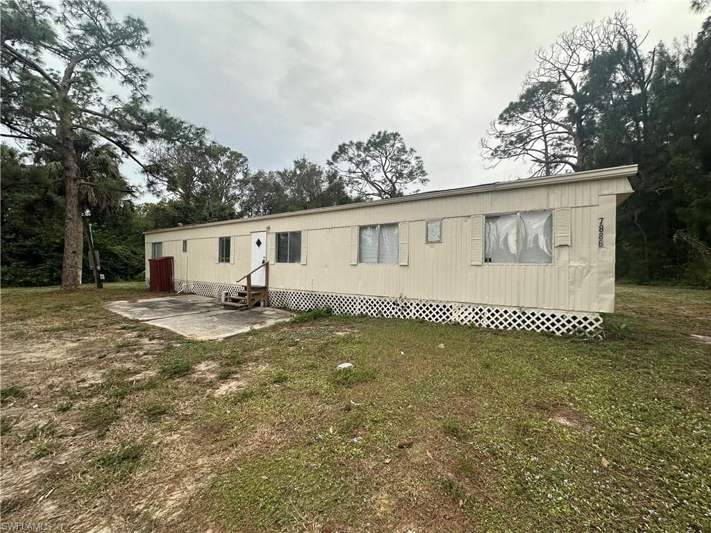 7886 Breeze DR NORTH FORT MYERS, FL 33917