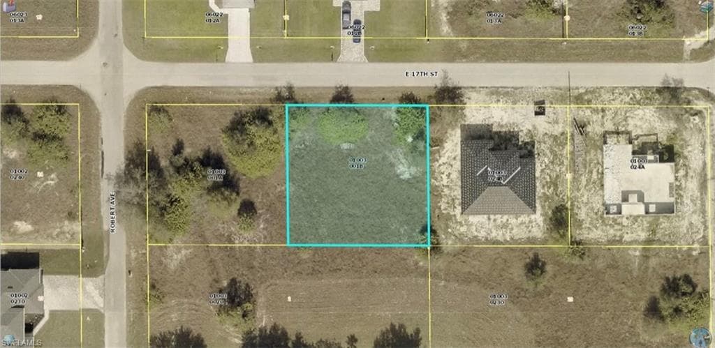 2502 E 17th ST LEHIGH ACRES, FL 33972
