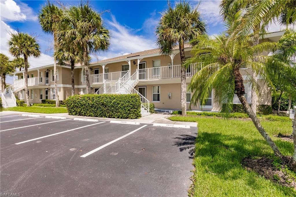 1315 Mainsail DR 1115 NAPLES, FL 34114