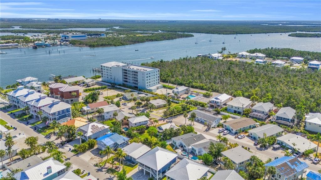 250 Fairweather LN FORT MYERS BEACH, FL 33931