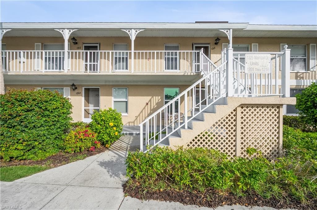 1325 Mainsail DR 1213 NAPLES, FL 34114