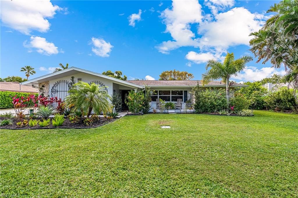 6519 E Town And River RD FORT MYERS, FL 33919