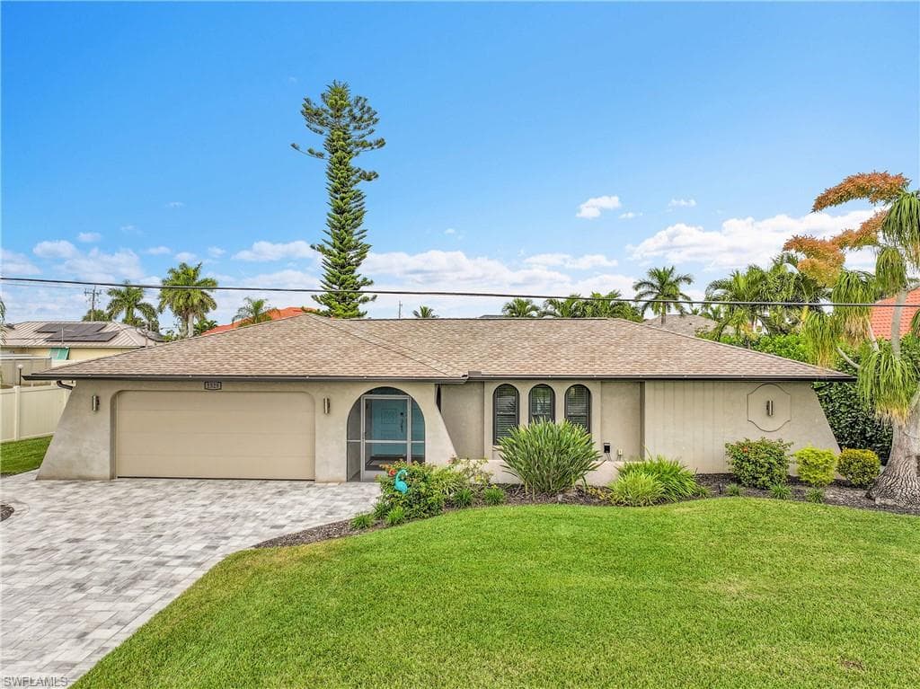 1529 SW 52nd TER CAPE CORAL, FL 33914