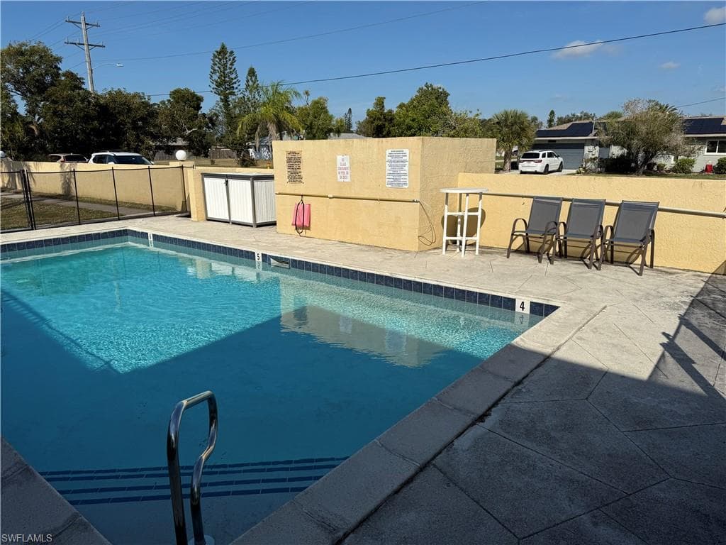 1104 SE 8th ST 4 CAPE CORAL, FL 33990