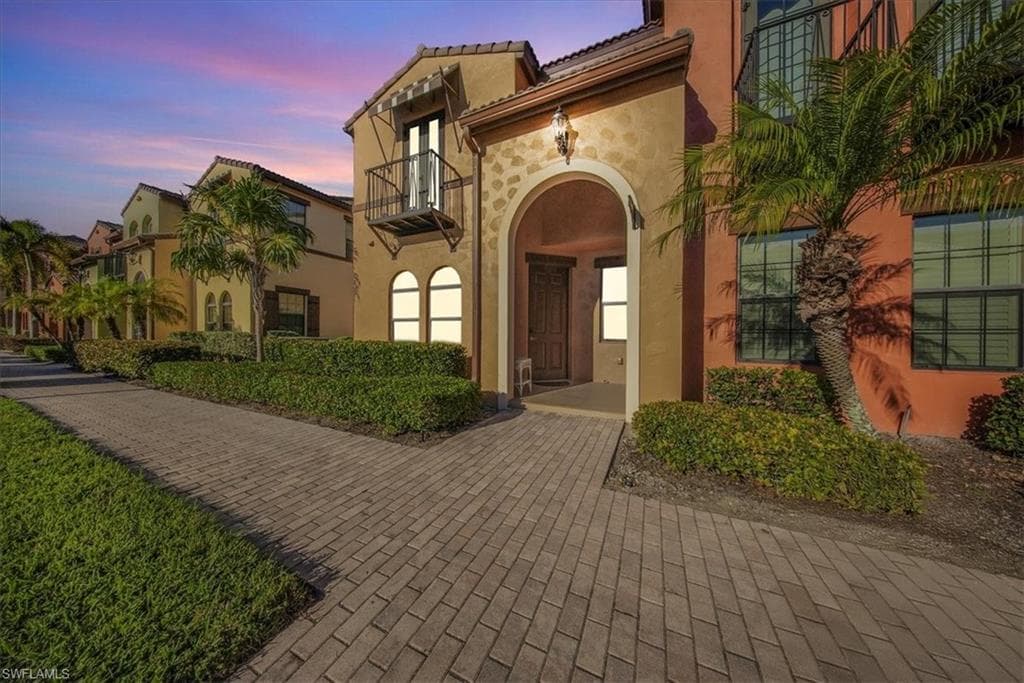 9063 Capistrano ST N 4401 NAPLES, FL 34113