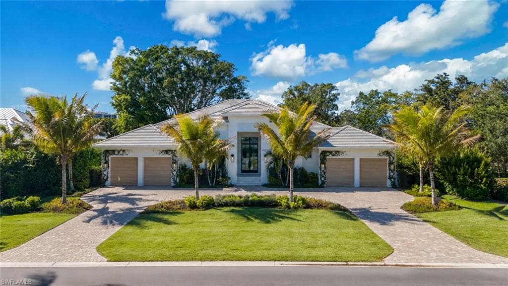 4851 Crayton RD NAPLES, FL 34103