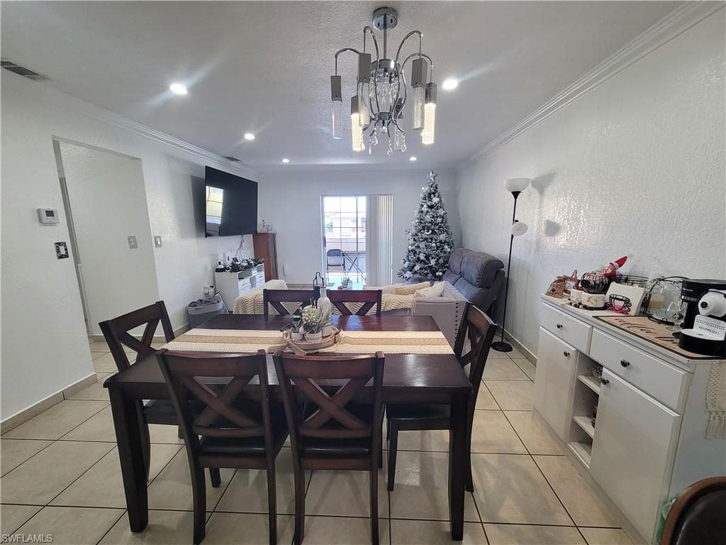 2985 W 80th ST 216 HIALEAH, FL 33018