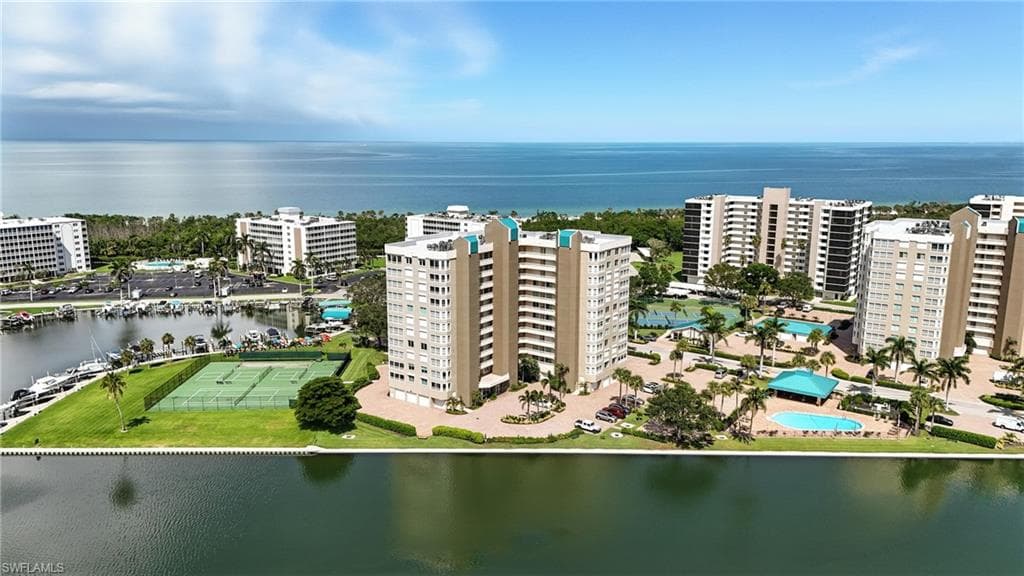 25 Bluebill AVE A801 NAPLES, FL 34108