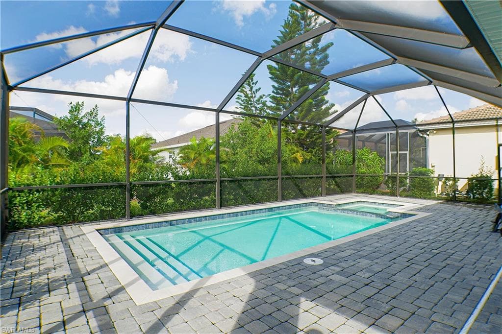 9143 leatherwood LOOP LEHIGH ACRES, FL 33936