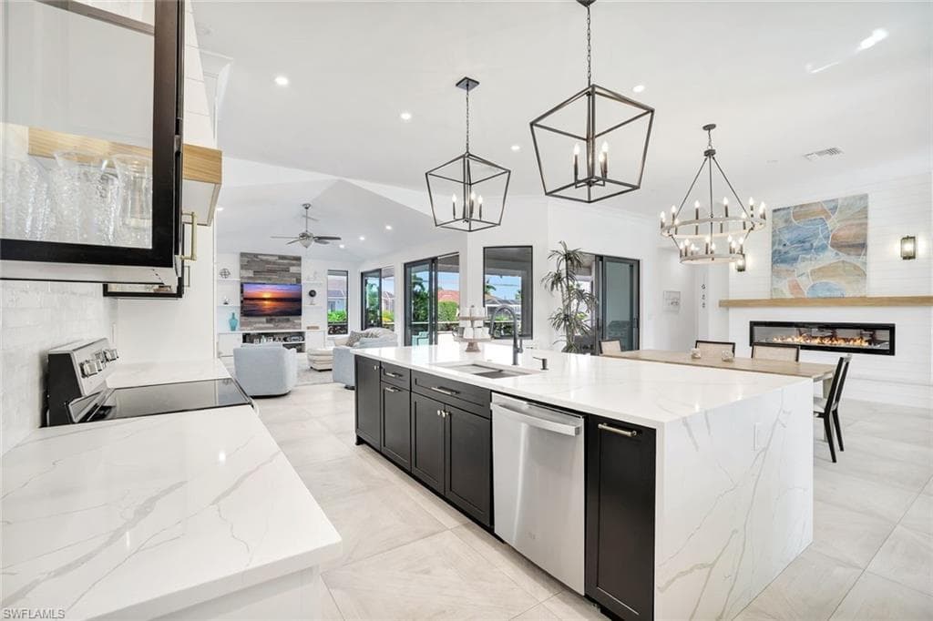 910 Ivory CT MARCO ISLAND, FL 34145