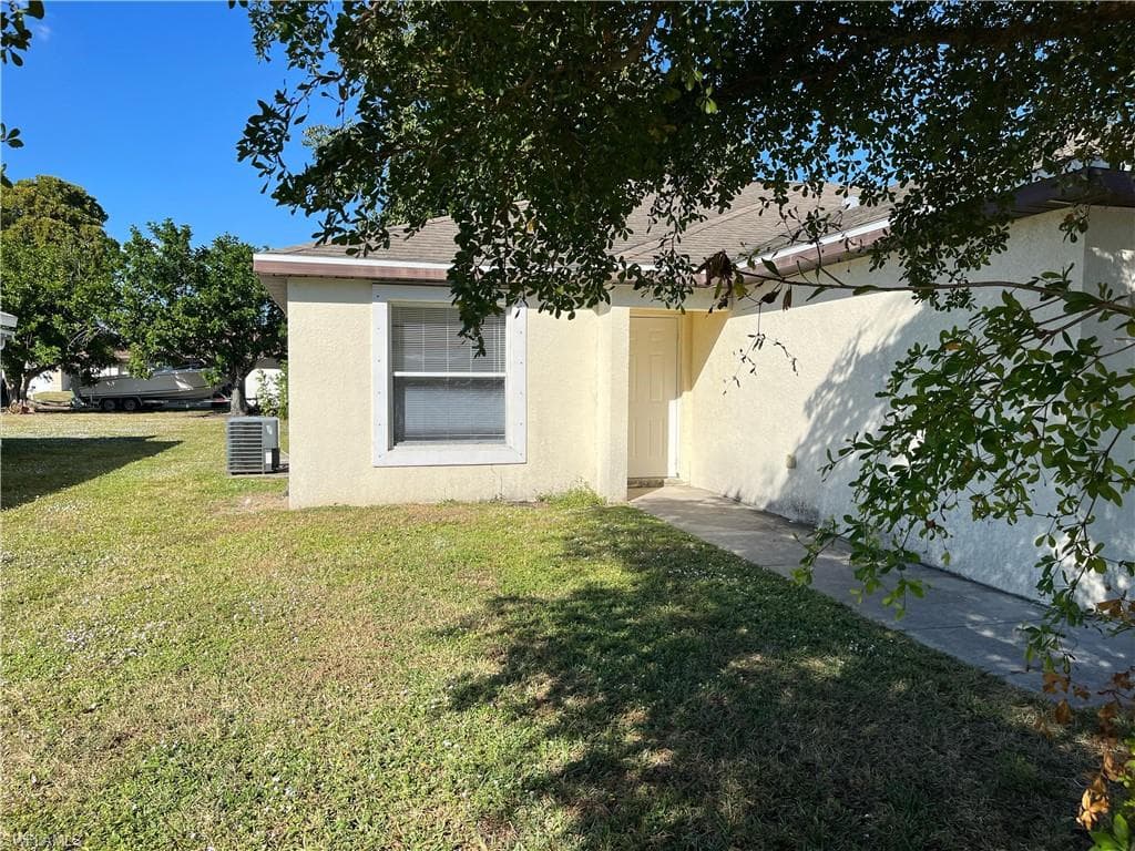 601 SE 5th ST CAPE CORAL, FL 33990