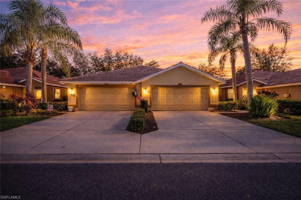 2305 Carnaby CT LEHIGH ACRES, FL 33973