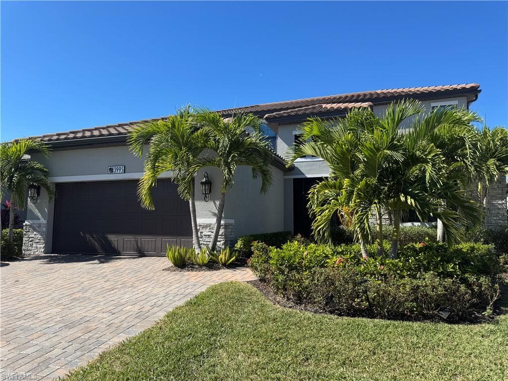 3995 Pegasus WAY NAPLES, FL 34120