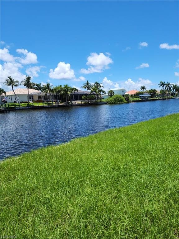 2712 37th TER CAPE CORAL, FL 33914