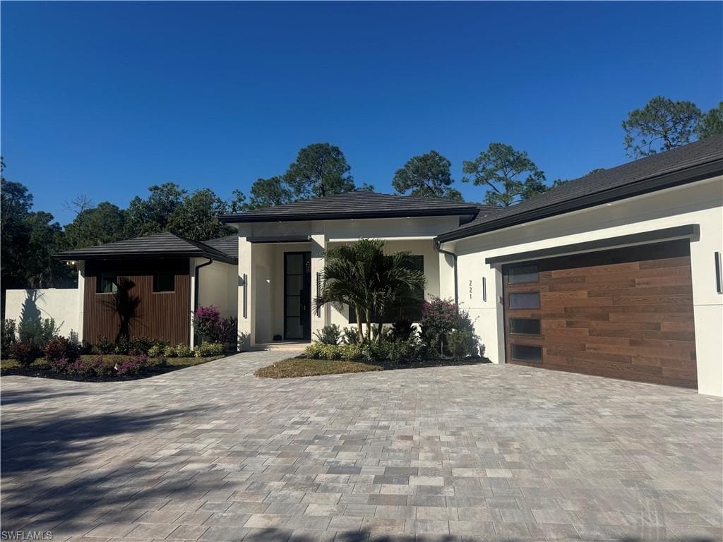 221 Weber Blvd S NAPLES, FL 34117