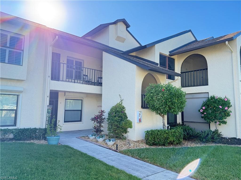 8382 Charter Club CIR 9 FORT MYERS, FL 33919