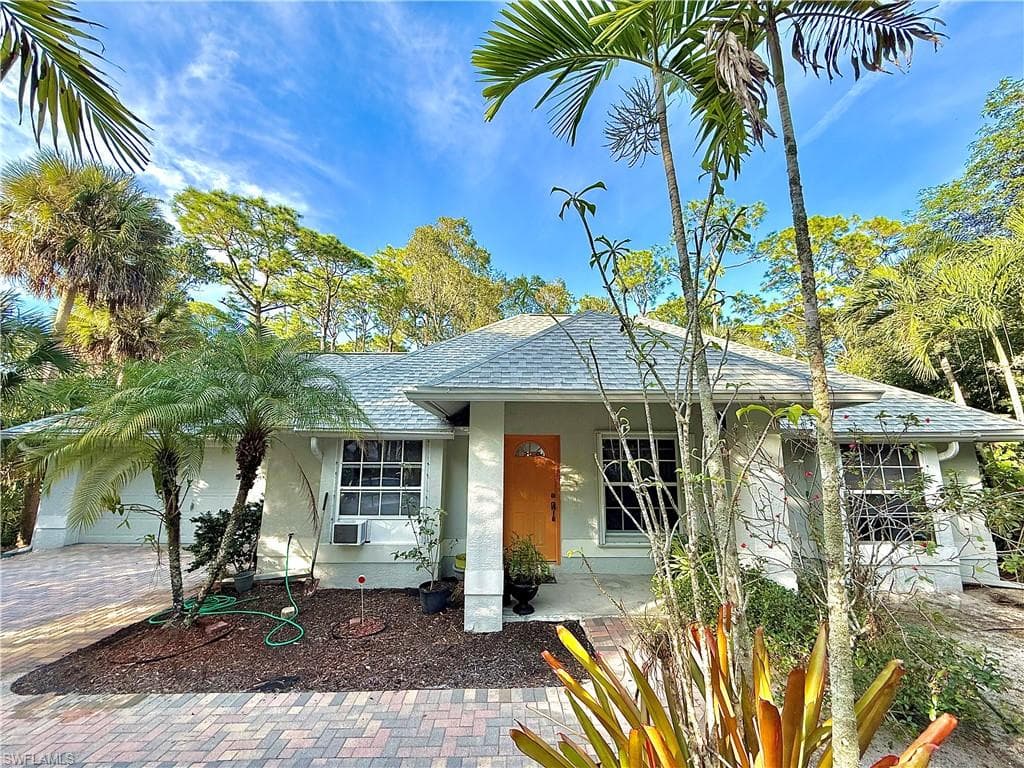 28062 Oak LN BONITA SPRINGS, FL 34135