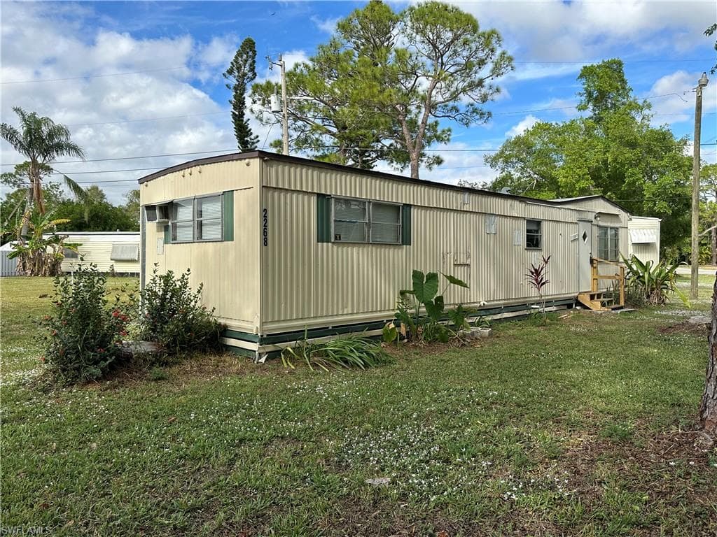 2268 Carlisle LN NORTH FORT MYERS, FL 33917
