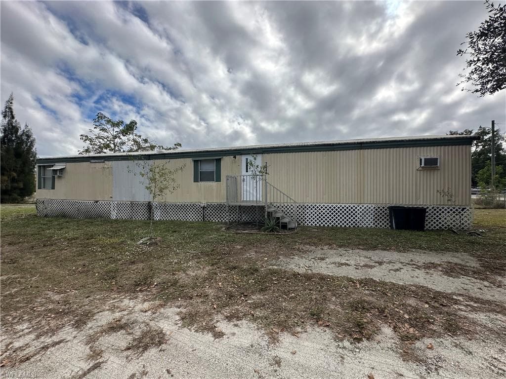 7945 Hart DR NORTH FORT MYERS, FL 33917