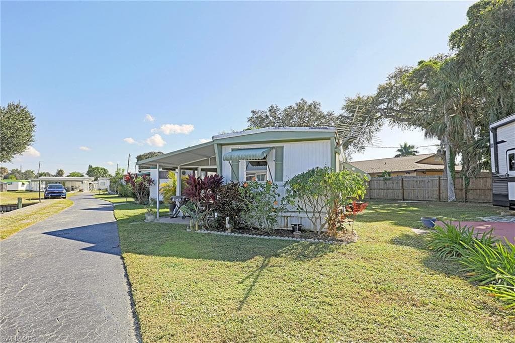 2012 S Olga DR 40 FORT MYERS, FL 33905