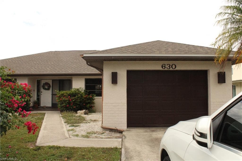 630 SE 13th CT CAPE CORAL, FL 33990