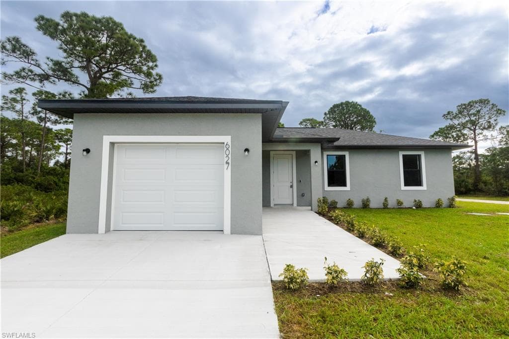 6027 PECAN CIR LABELLE, FL 33935