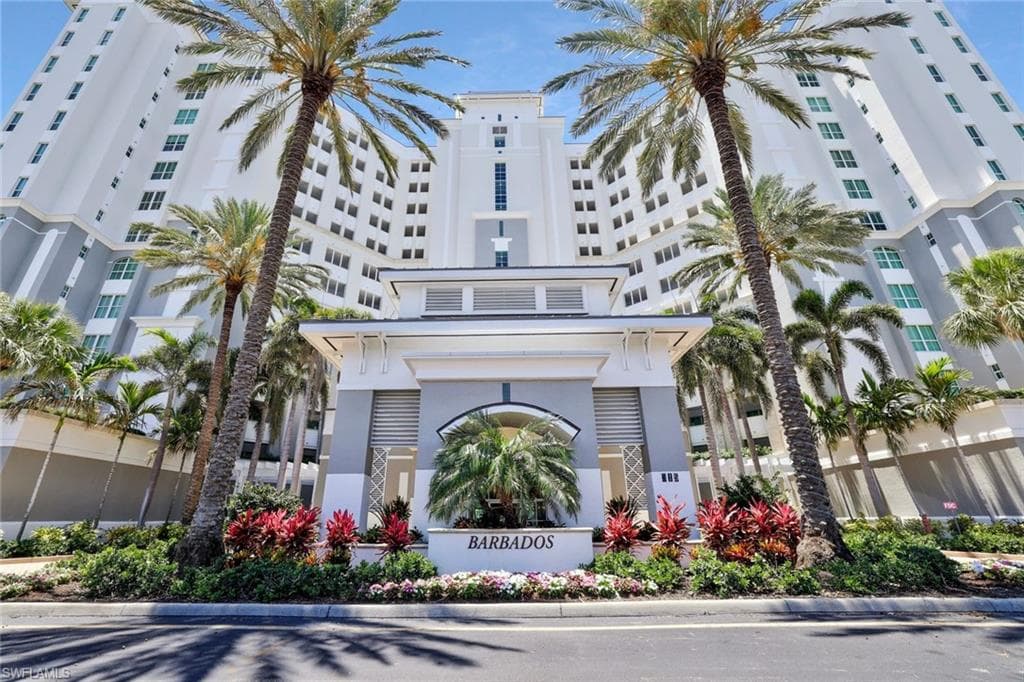 315 DUNES BLVD T-01 NAPLES, FL 34110