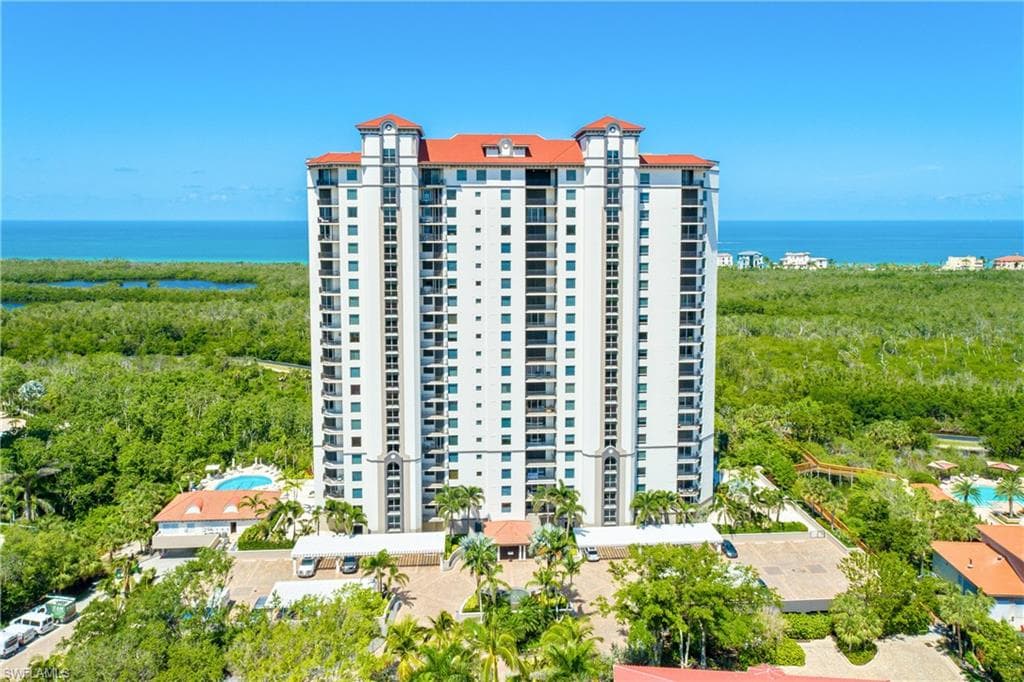 7225 Pelican Bay BLVD 204 NAPLES, FL 34108