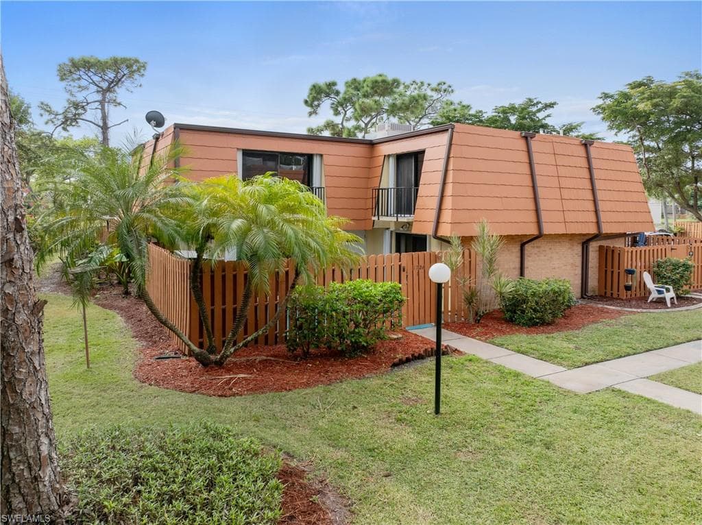 1724 Park Meadows DR 1 FORT MYERS, FL 33907